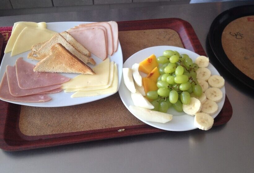 فندق Maravellia Art