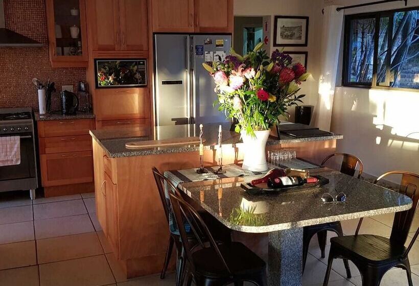 בית מלון כפרי Matusadona Guest Lodge