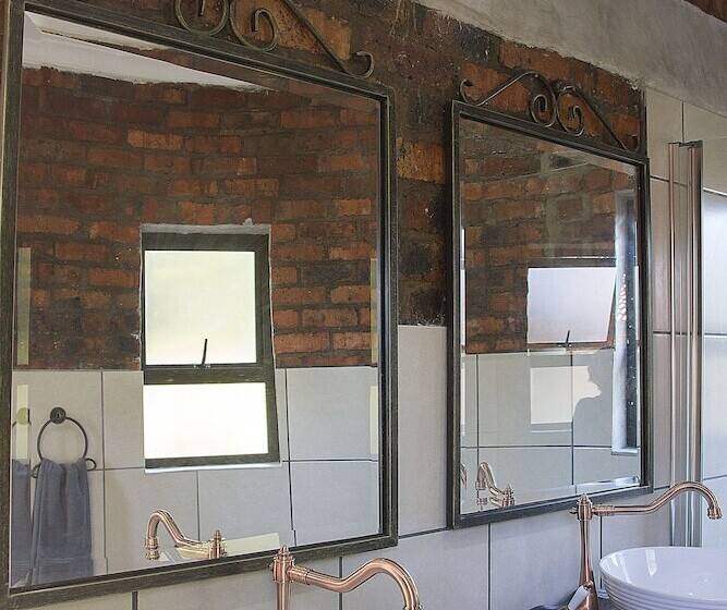 בית מלון כפרי Matusadona Guest Lodge