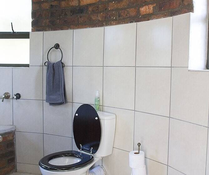 בית מלון כפרי Matusadona Guest Lodge