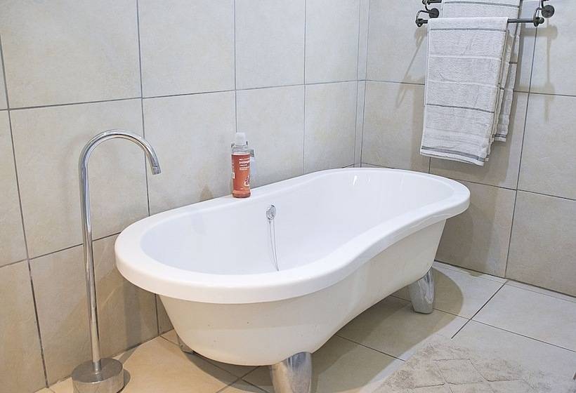 בית מלון כפרי Matusadona Guest Lodge