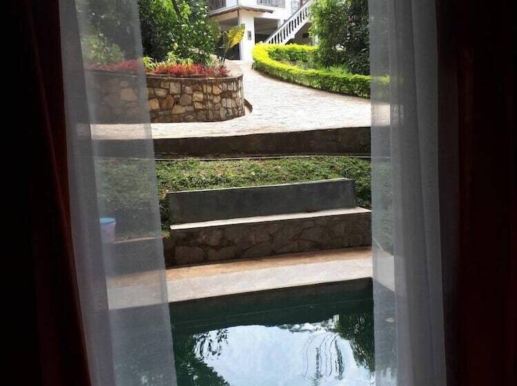 Hotel Tea Leaf Retreat