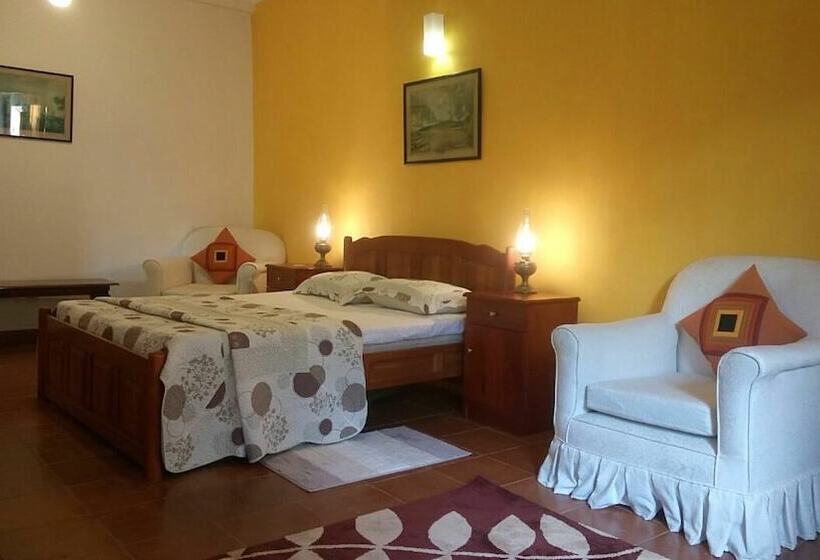 Hotel Tea Leaf Retreat