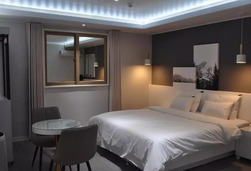 Hound Hotel Sangmu