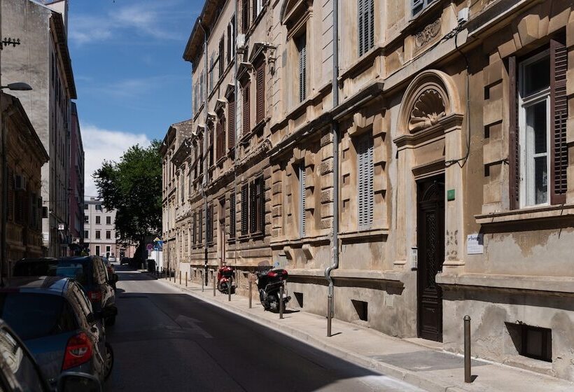 פנסיון Aurora Rooms B&b Pula