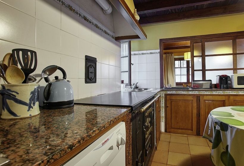 Beautiful Country House With Stunning Views Of The Mountains Of Asturias