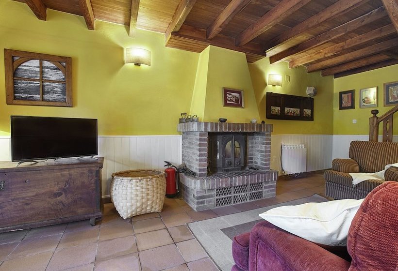 Beautiful Country House With Stunning Views Of The Mountains Of Asturias