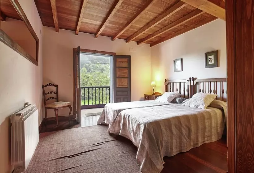Beautiful Country House With Stunning Views Of The Mountains Of Asturias