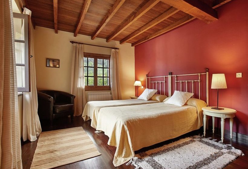 Beautiful Country House With Stunning Views Of The Mountains Of Asturias