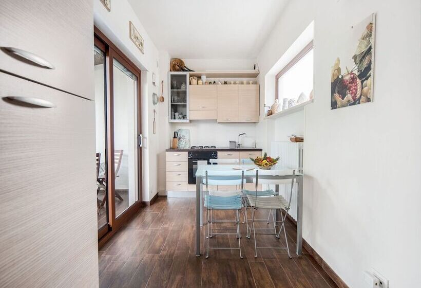 Cozy Cottage In Alberobello With Private Garden