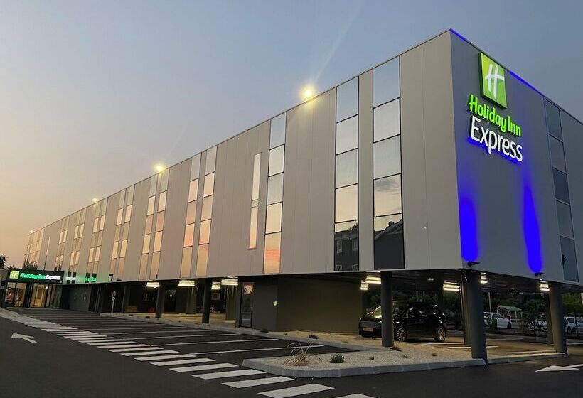 ホテル Holiday Inn Express   Arcachon   La Teste, An Ihg