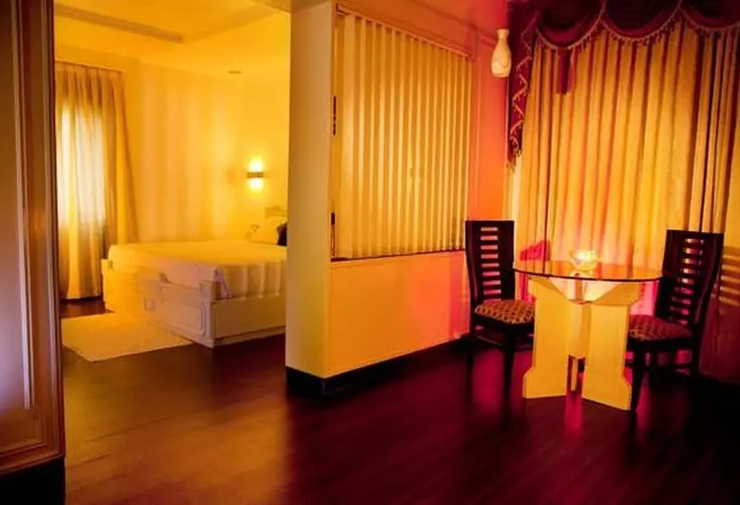 Hotelli Sheela Towers