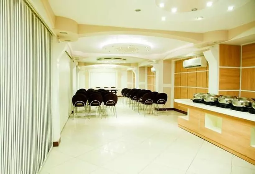 Hotelli Sheela Towers