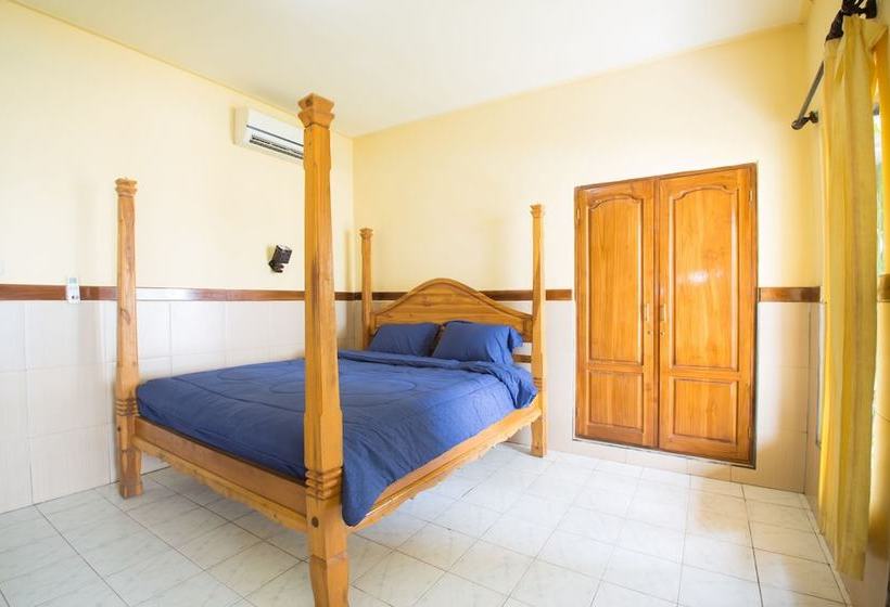 בית מלון כפרי Tanjung Alam  & Restaurant