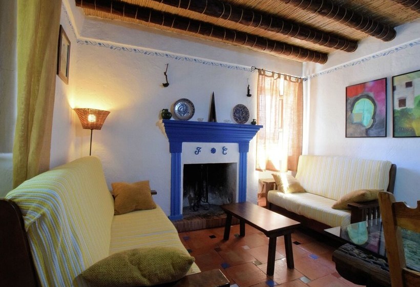 Lavish Cottage In Fuentes De Cesna With Pool