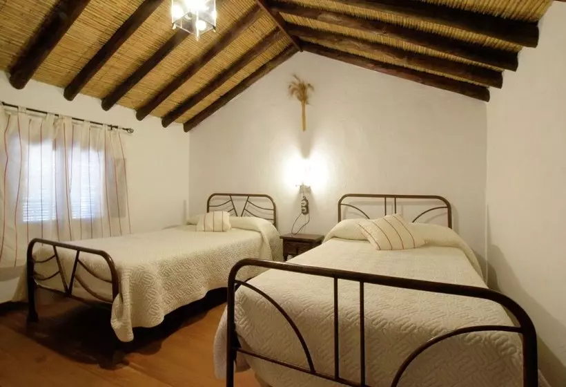 Lavish Cottage In Fuentes De Cesna With Pool