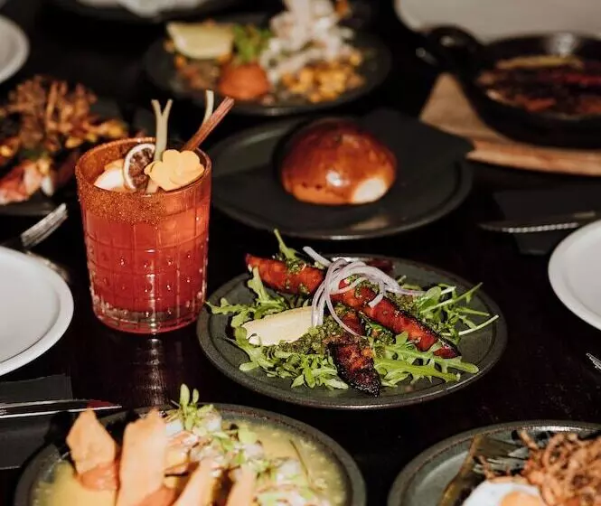 モーテル The Continental Hotel Broome