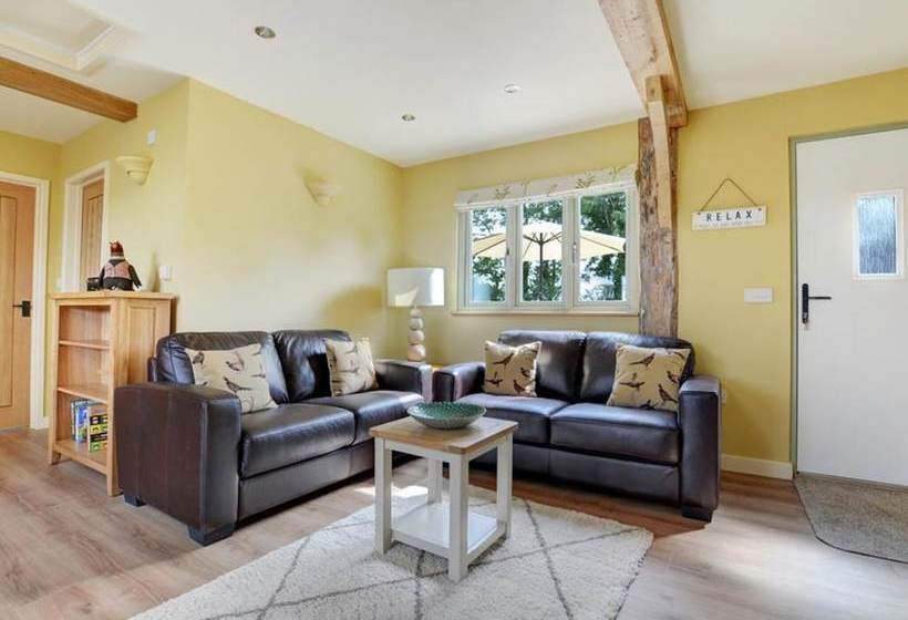 Peaceful Cottage In Reepham With Terrace