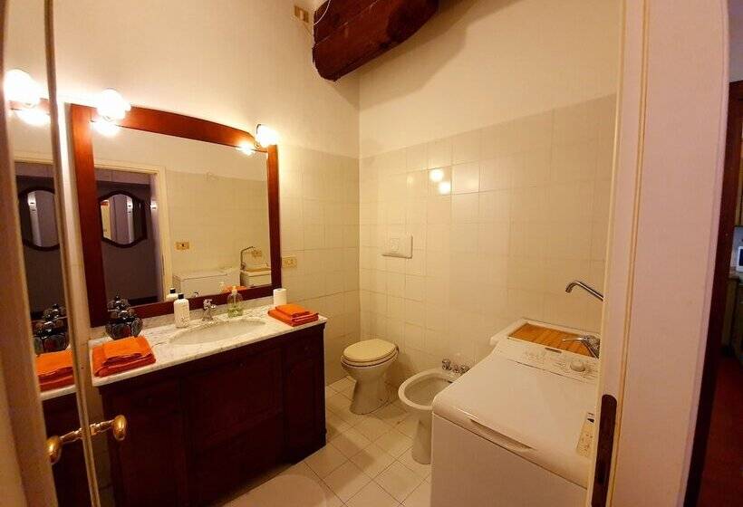 بنسيون Villa Foscolo   Luxury Rooms & Apartments