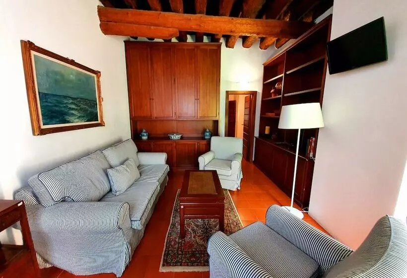 Majatalo Villa Foscolo   Luxury Rooms & Apartments