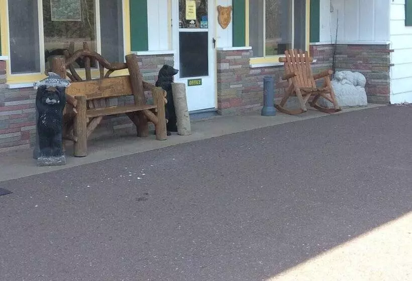 Sunshine Motel And Cabins