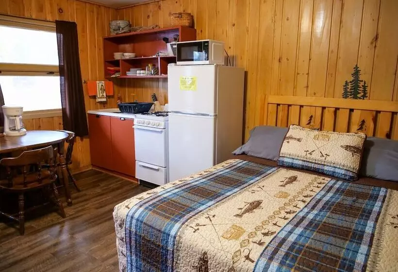 Sunshine Motel And Cabins