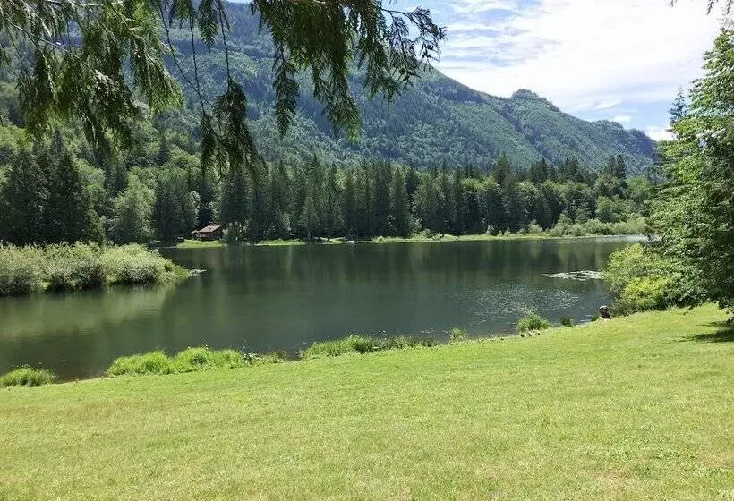 83mf   Lakeside   Hot Tub   Wifi   Bbq   Dock   Sleeps 4 No Pets