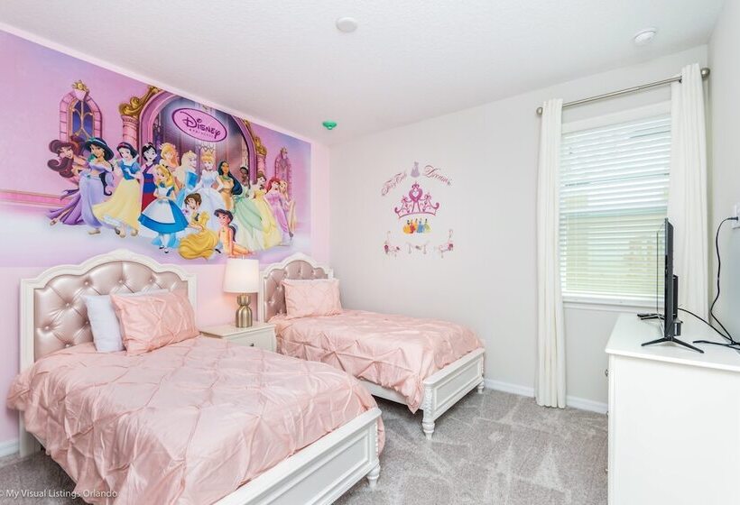 Fabulous 9 Bed 6,5 Ba Villa Games, Pool & Spa 9063srl