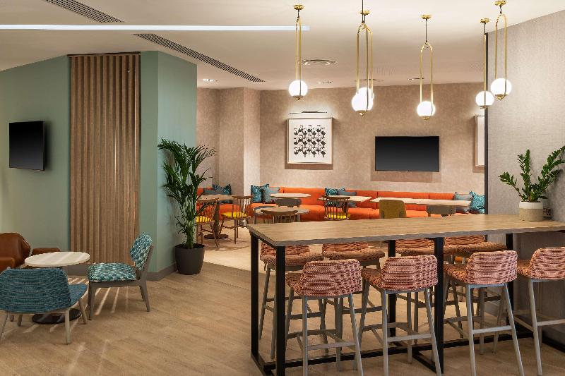 בית מלון כפרי Hampton By Hilton Torquay