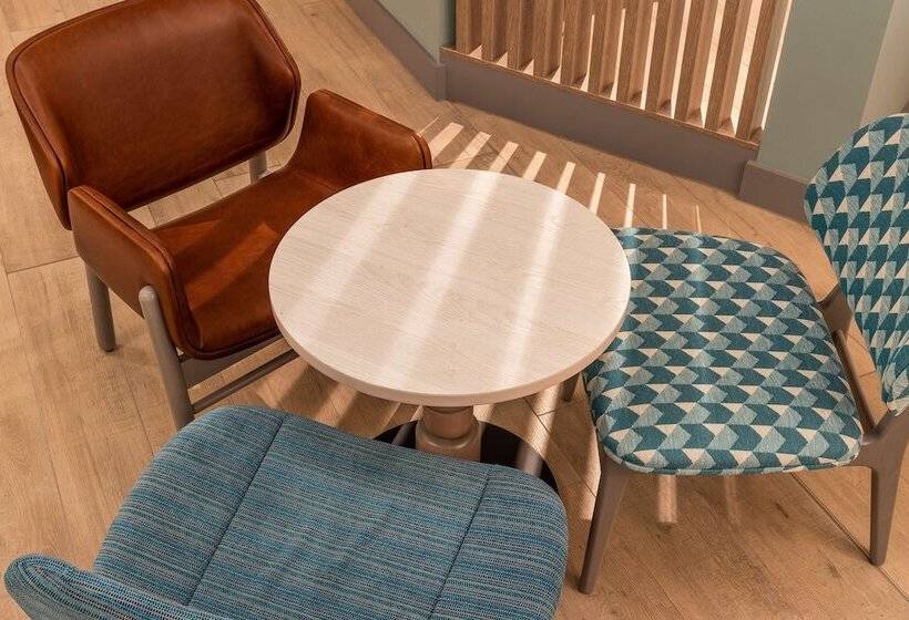 בית מלון כפרי Hampton By Hilton Torquay