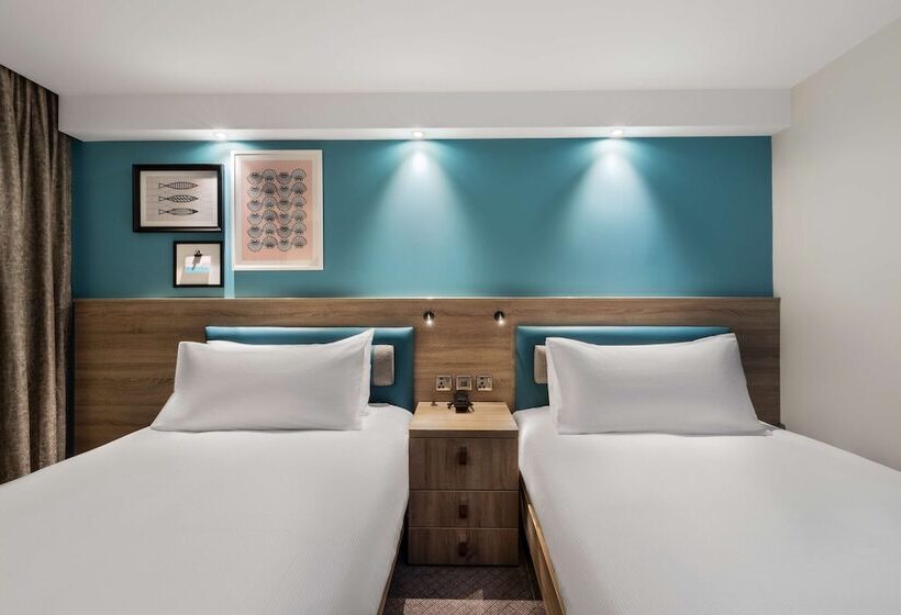 בית מלון כפרי Hampton By Hilton Torquay