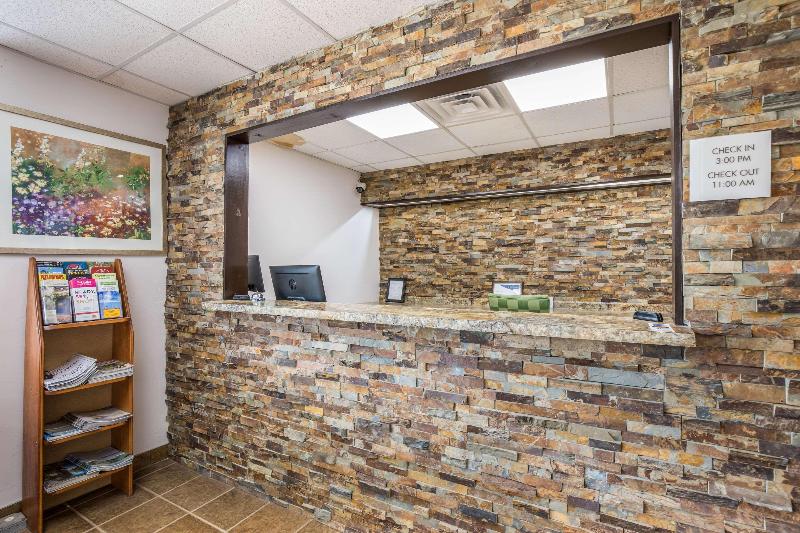 모텔 Econo Lodge Neenah