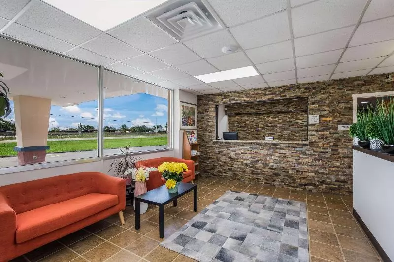 モーテル Econo Lodge Neenah