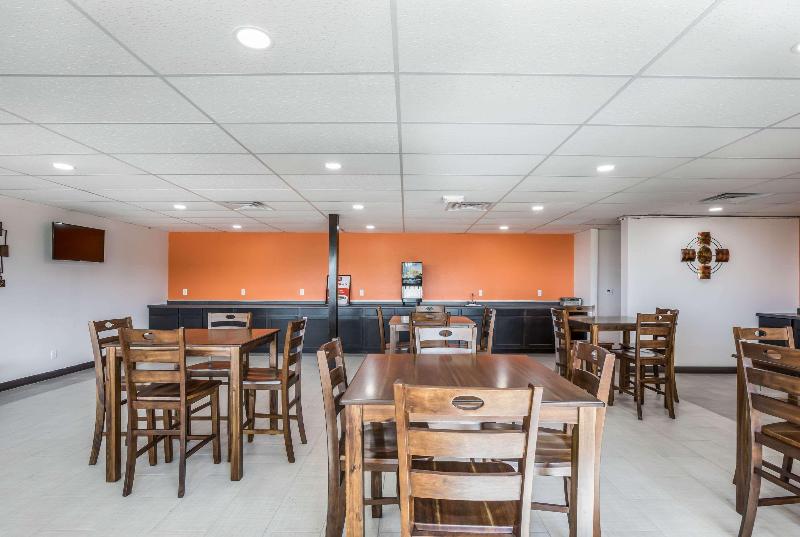 모텔 Econo Lodge Neenah