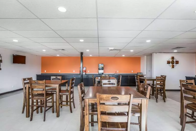 モーテル Econo Lodge Neenah