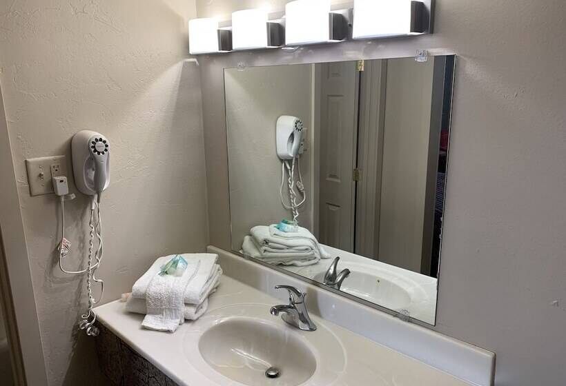 모텔 Econo Lodge Neenah