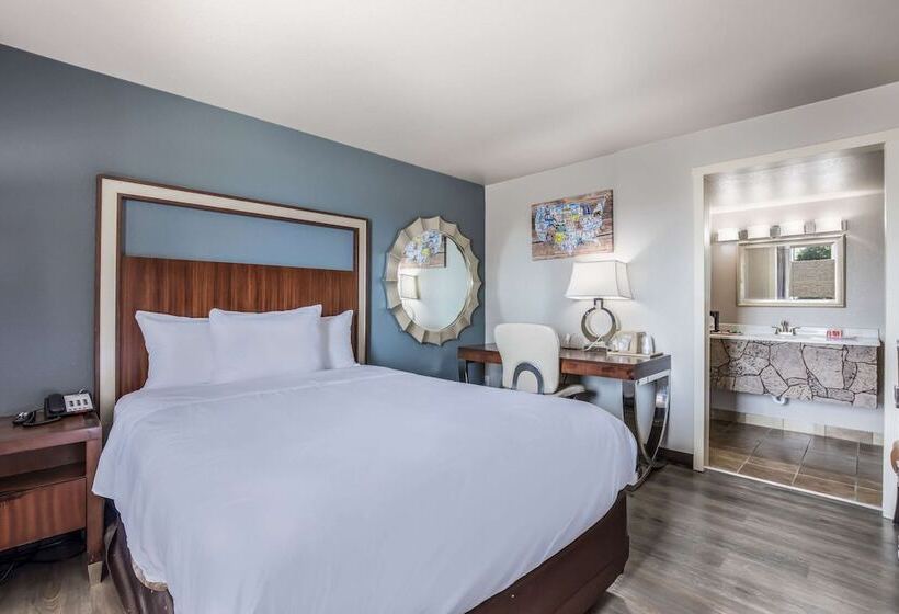 모텔 Econo Lodge Neenah