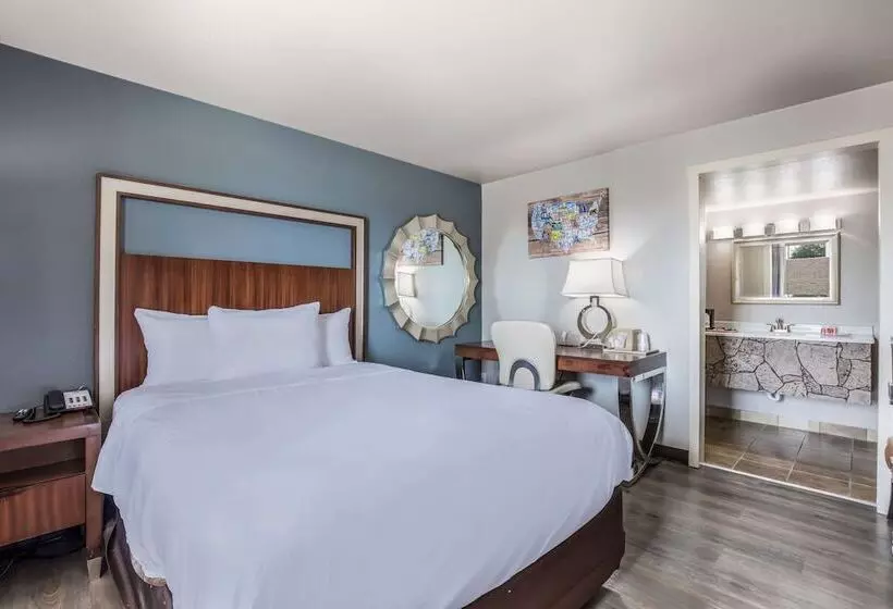 モーテル Econo Lodge Neenah