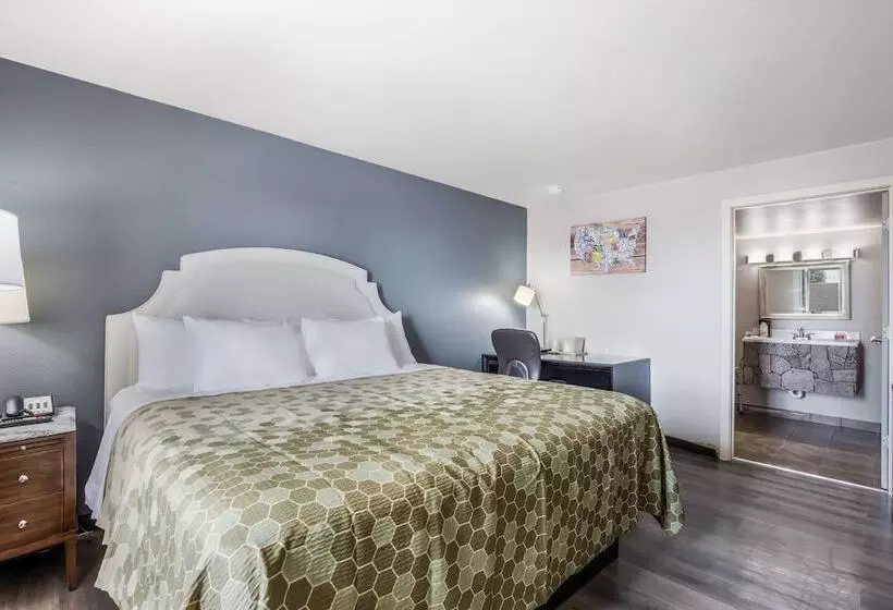 モーテル Econo Lodge Neenah