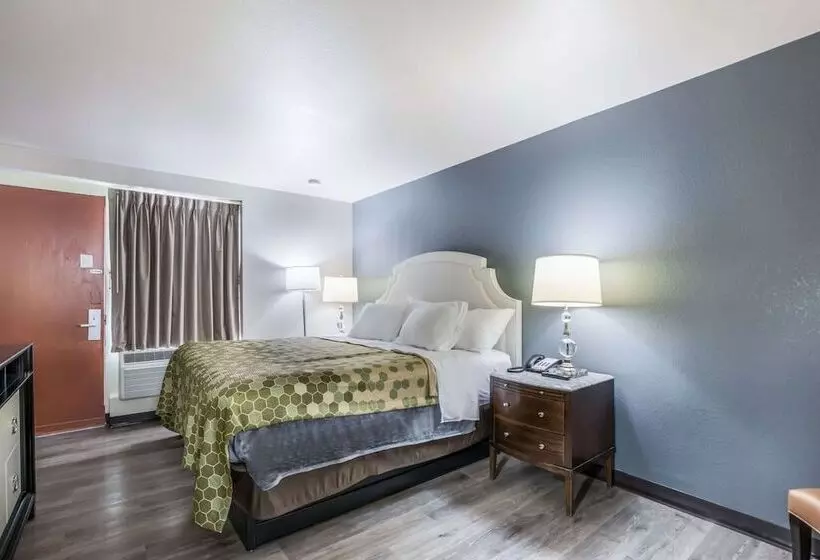 モーテル Econo Lodge Neenah