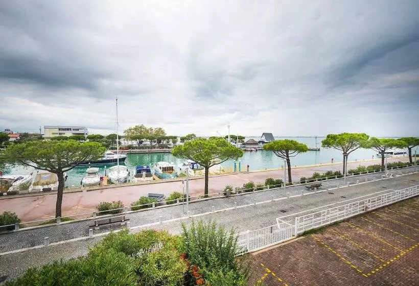 Yachting Residence