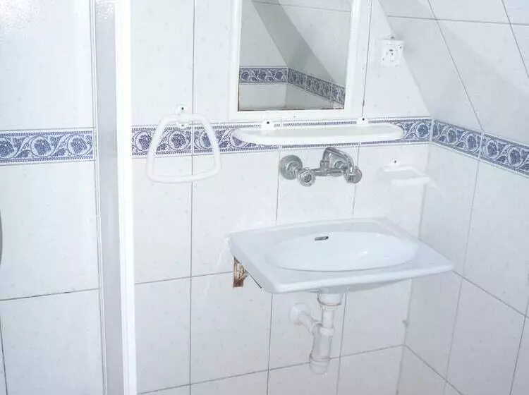 ペンション Ow Gromada Pod Topolami