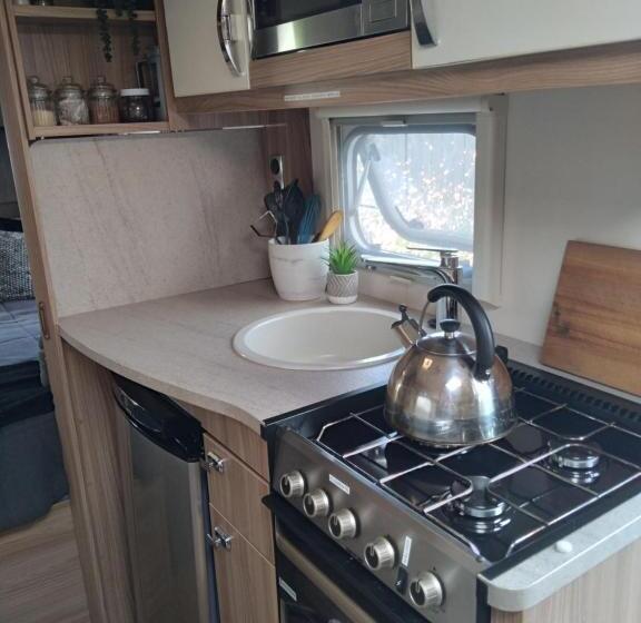 민박 Caravan Glamping Accommodation