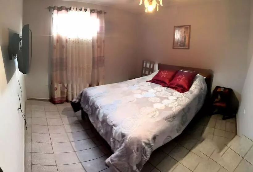 تختخواب و صبحانه La Casa Discreta Cochabamba