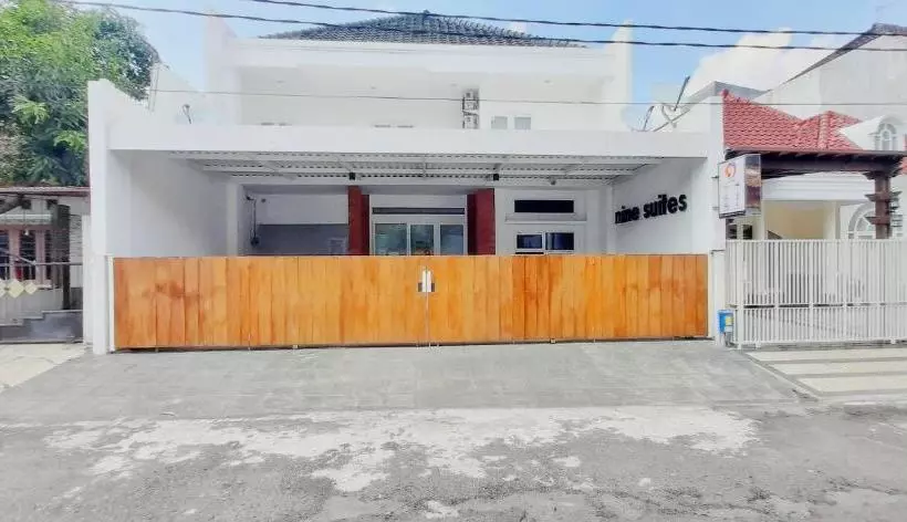 ホテル Nine Suites Syariah Redpartner