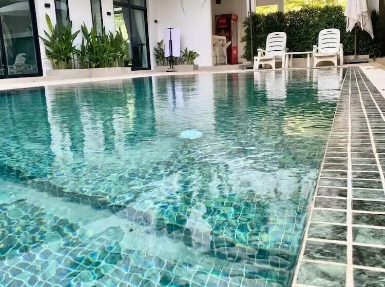 هتل Raing Phnom Bungalow