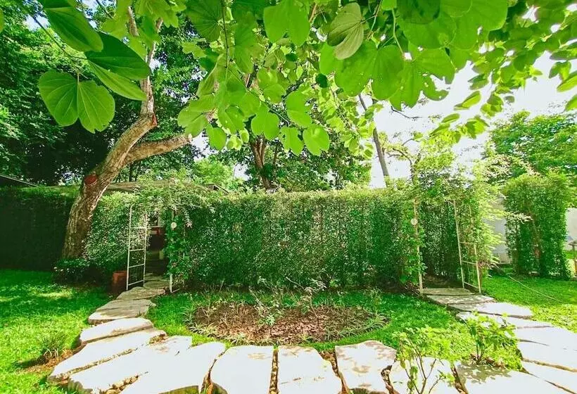 هتل Resort Huangchui Baan Phu Khao