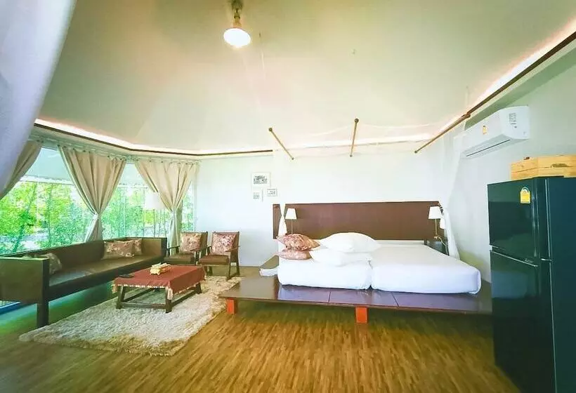 هتل Resort Huangchui Baan Phu Khao