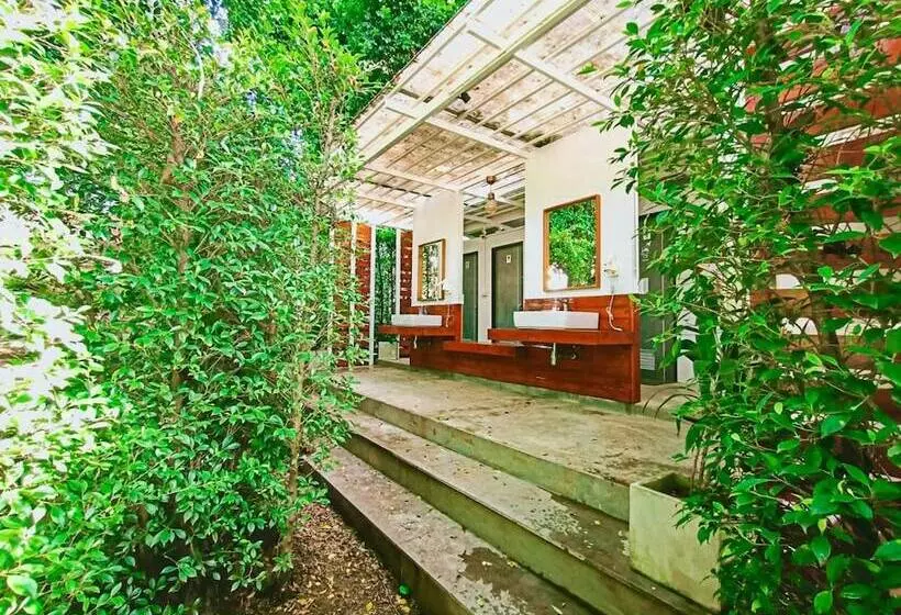 هتل Resort Huangchui Baan Phu Khao