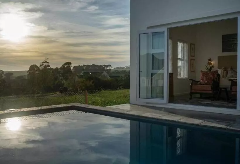 Majatalo Stanford View